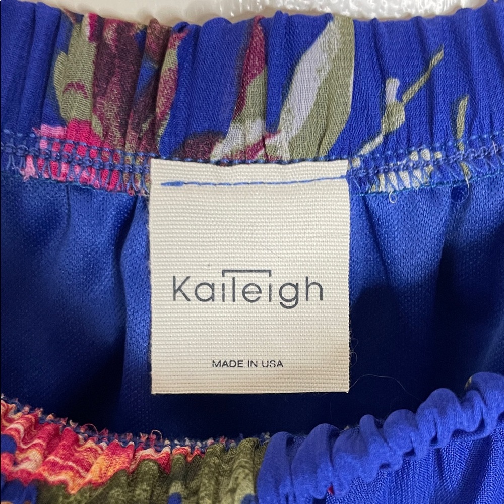 Kaileigh Blue Floral Blouse - Picture 2 of 3